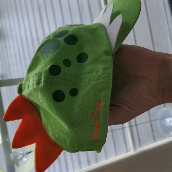 Dinosaur baby hat - Picture 2 of 4
